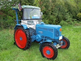 Präsentation von Oldtimer-Traktoren